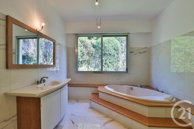 Appartement F4 à vendre - 4 pièces - 166 m2 - Villefranche Sur Mer - 06 - PROVENCE-ALPES-COTE-D-AZUR