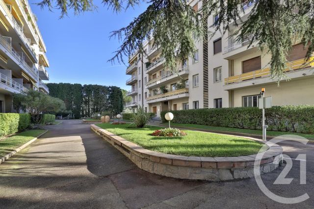 Appartement F4 à vendre - 4 pièces - 77,05 m2 - Nice - 06 - PROVENCE-ALPES-COTE-D-AZUR