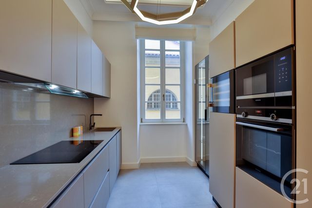 Appartement à vendre - 9 pièces - 231 m2 - Nice - 06 - PROVENCE-ALPES-COTE-D-AZUR