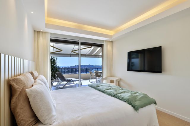 Appartement F3 à vendre - 3 pièces - 97 m2 - Villefranche Sur Mer - 06 - PROVENCE-ALPES-COTE-D-AZUR