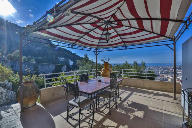 Maison à vendre - 6 pièces - 160 m2 - Nice - 06 - PROVENCE-ALPES-COTE-D-AZUR