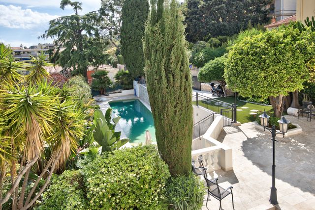 Maison à vendre - 8 pièces - 295 m2 - Beaulieu Sur Mer - 06 - PROVENCE-ALPES-COTE-D-AZUR