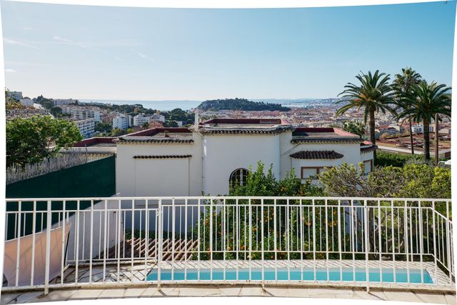 Maison &agrave; vendre - 5 pi&egrave;ces - 130 m2 - Nice - 06 - PROVENCE-ALPES-COTE-D-AZUR