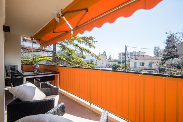 Appartement F4 &agrave; vendre - 4 pi&egrave;ces - 98 m2 - Nice - 06 - PROVENCE-ALPES-COTE-D-AZUR