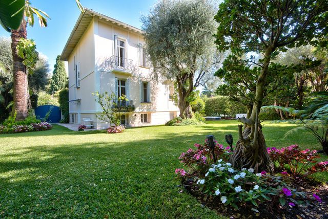 Maison &agrave; vendre - 8 pi&egrave;ces - 300 m2 - Beaulieu Sur Mer - 06 - PROVENCE-ALPES-COTE-D-AZUR
