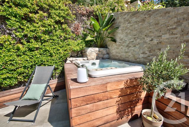 Afficher la photo en grand Appartement F3 à vendre - 3 pièces - 88,66 m2 - Villefranche Sur Mer - 06 - PROVENCE-ALPES-COTE-D-AZUR