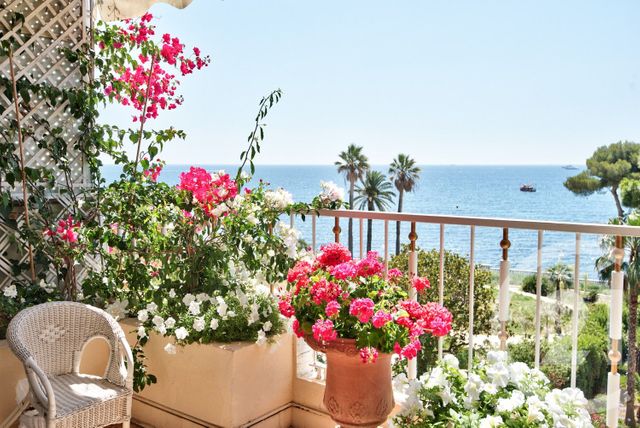 Appartement F3 à vendre - 3 pièces - 103 m2 - Cannes - 06 - PROVENCE-ALPES-COTE-D-AZUR