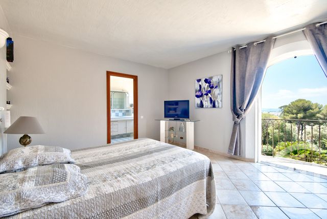 Maison à vendre - 7 pièces - 275 m2 - Cagnes Sur Mer - 06 - PROVENCE-ALPES-COTE-D-AZUR