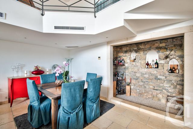 Afficher la photo en grand Maison à vendre - 4 pièces - 175 m2 - Castellar - 06 - PROVENCE-ALPES-COTE-D-AZUR