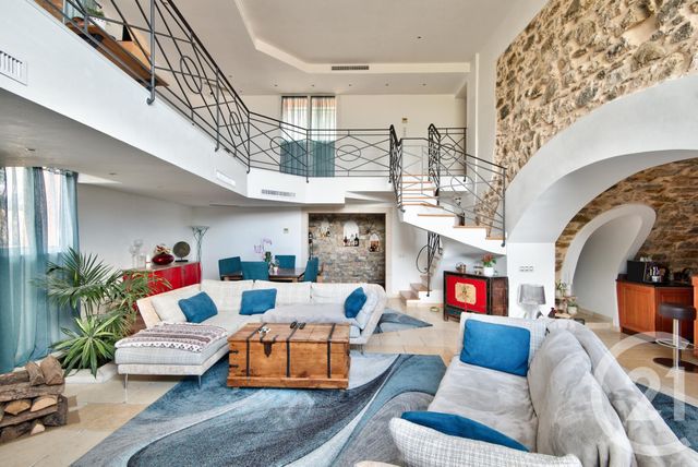 Afficher la photo en grand Maison à vendre - 4 pièces - 175 m2 - Castellar - 06 - PROVENCE-ALPES-COTE-D-AZUR