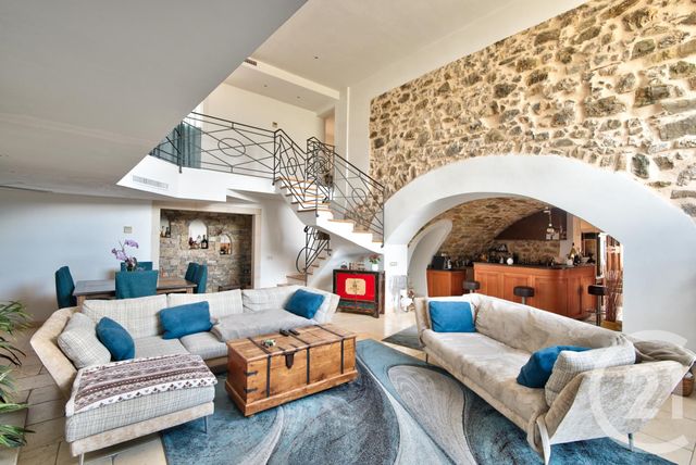 Afficher la photo en grand Maison à vendre - 4 pièces - 175 m2 - Castellar - 06 - PROVENCE-ALPES-COTE-D-AZUR