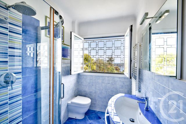 Afficher la photo en grand Appartement F3 à vendre - 3 pièces - 75 m2 - Villefranche Sur Mer - 06 - PROVENCE-ALPES-COTE-D-AZUR
