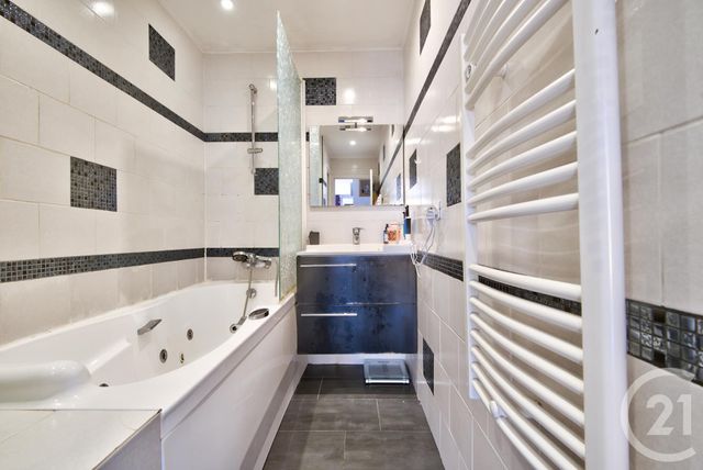 Afficher la photo en grand Appartement F3 à vendre - 3 pièces - 58,07 m2 - Villefranche Sur Mer - 06 - PROVENCE-ALPES-COTE-D-AZUR