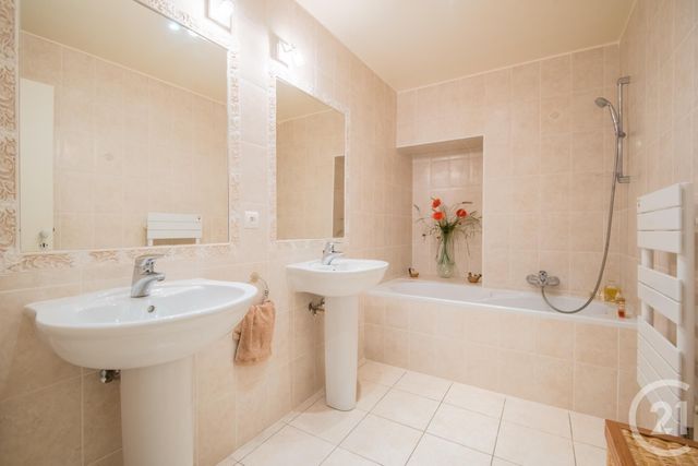 Appartement F4 &agrave; vendre - 4 pi&egrave;ces - 83,49 m2 - Villefranche Sur Mer - 06 - PROVENCE-ALPES-COTE-D-AZUR