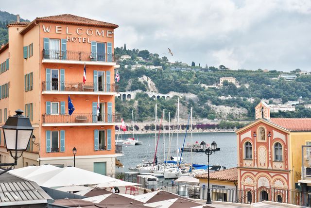 Appartement F3 à vendre - 3 pièces - 65 m2 - Villefranche Sur Mer - 06 - PROVENCE-ALPES-COTE-D-AZUR