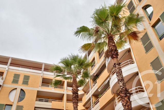 Afficher la photo en grand Appartement F3 à vendre - 3 pièces - 72,76 m2 - Nice - 06 - PROVENCE-ALPES-COTE-D-AZUR