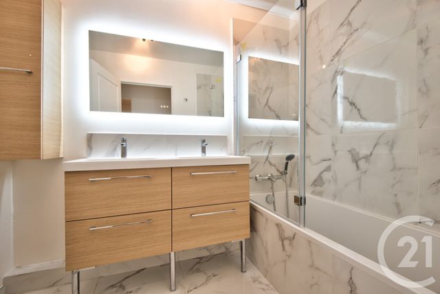 Afficher la photo en grand Appartement F3 à vendre - 3 pièces - 72,76 m2 - Nice - 06 - PROVENCE-ALPES-COTE-D-AZUR