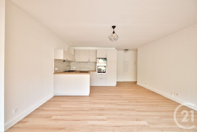 Afficher la photo en grand Appartement F3 à vendre - 3 pièces - 72,76 m2 - Nice - 06 - PROVENCE-ALPES-COTE-D-AZUR