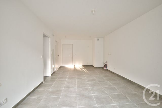 Afficher la photo en grand Appartement F2 à vendre - 2 pièces - 41 m2 - Nice - 06 - PROVENCE-ALPES-COTE-D-AZUR