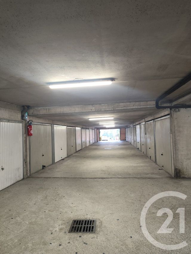 Parking &agrave; vendre - 12,26 m2 - Nice - 06 - PROVENCE-ALPES-COTE-D-AZUR