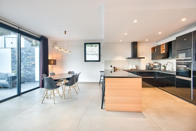 Maison à vendre - 5 pièces - 183 m2 - Tourrette Levens - 06 - PROVENCE-ALPES-COTE-D-AZUR