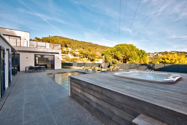 Maison à vendre - 5 pièces - 183 m2 - Tourrette Levens - 06 - PROVENCE-ALPES-COTE-D-AZUR