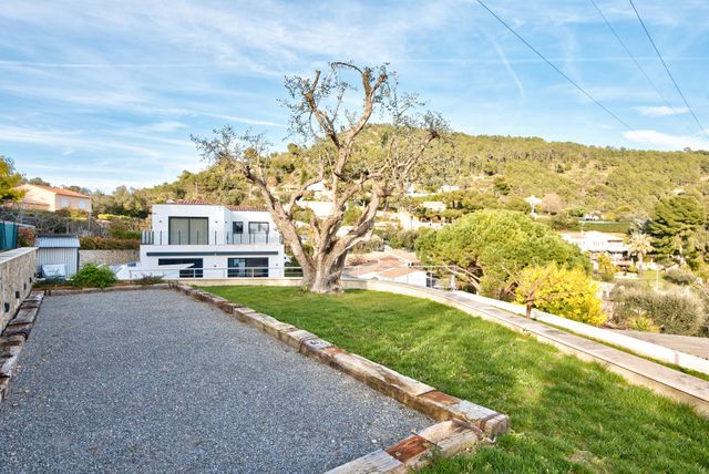 Maison à vendre - 5 pièces - 183 m2 - Tourrette Levens - 06 - PROVENCE-ALPES-COTE-D-AZUR