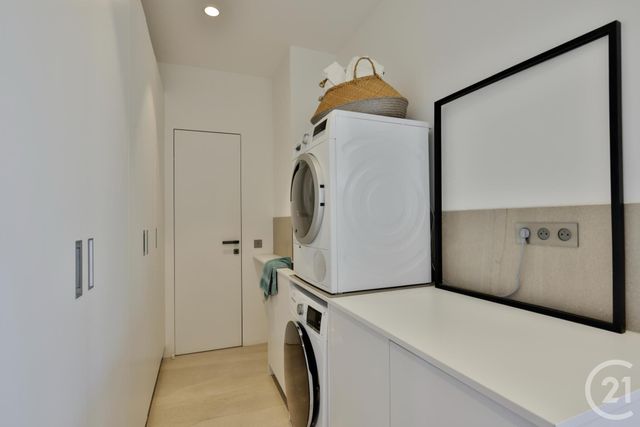 Afficher la photo en grand Appartement F3 à vendre - 3 pièces - 124,09 m2 - Nice - 06 - PROVENCE-ALPES-COTE-D-AZUR