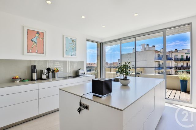 Afficher la photo en grand Appartement F3 à vendre - 3 pièces - 124,09 m2 - Nice - 06 - PROVENCE-ALPES-COTE-D-AZUR