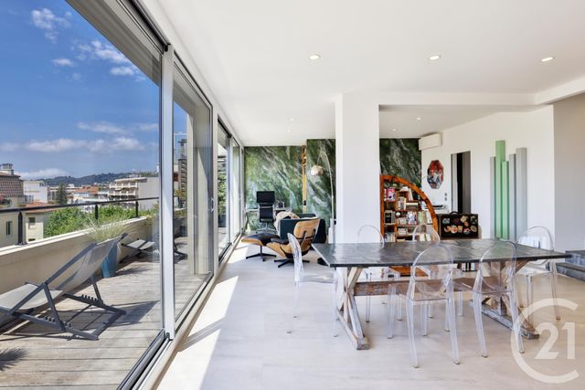 Afficher la photo en grand Appartement F3 à vendre - 3 pièces - 124,09 m2 - Nice - 06 - PROVENCE-ALPES-COTE-D-AZUR