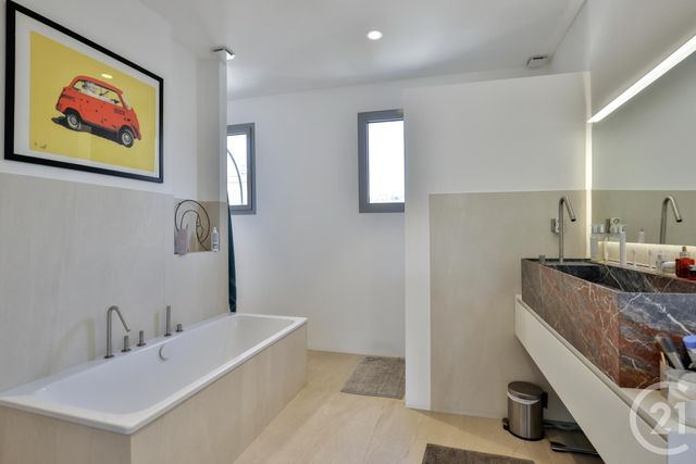 Afficher la photo en grand Appartement F3 à vendre - 3 pièces - 124,09 m2 - Nice - 06 - PROVENCE-ALPES-COTE-D-AZUR