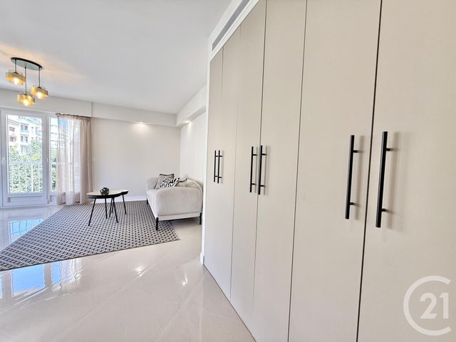 Afficher la photo en grand Appartement F3 à vendre - 3 pièces - 63,60 m2 - Nice - 06 - PROVENCE-ALPES-COTE-D-AZUR