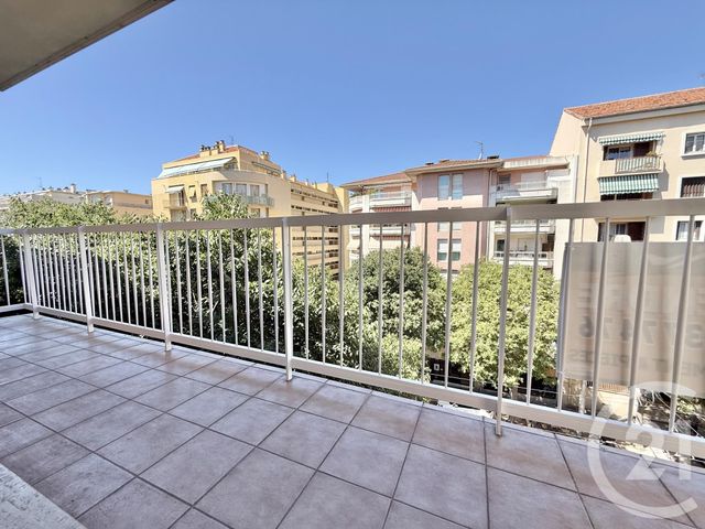 Afficher la photo en grand Appartement F3 à vendre - 3 pièces - 63,60 m2 - Nice - 06 - PROVENCE-ALPES-COTE-D-AZUR