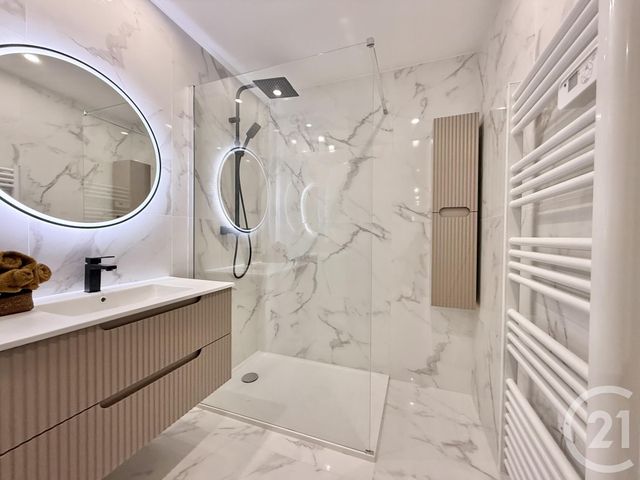 Afficher la photo en grand Appartement F3 à vendre - 3 pièces - 63,60 m2 - Nice - 06 - PROVENCE-ALPES-COTE-D-AZUR