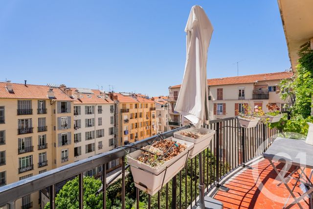 Appartement F4 &agrave; vendre - 4 pi&egrave;ces - 104,60 m2 - Nice - 06 - PROVENCE-ALPES-COTE-D-AZUR