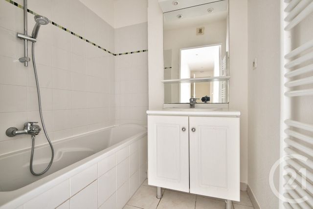 Appartement T4 &agrave; vendre - 4 pi&egrave;ces - 84,70 m2 - Antibes - 06 - PROVENCE-ALPES-COTE-D-AZUR