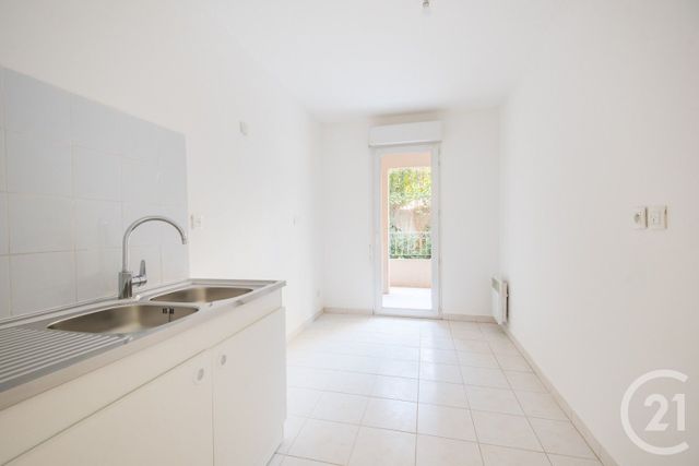 Appartement T3 &agrave; vendre - 3 pi&egrave;ces - 68,69 m2 - Antibes - 06 - PROVENCE-ALPES-COTE-D-AZUR