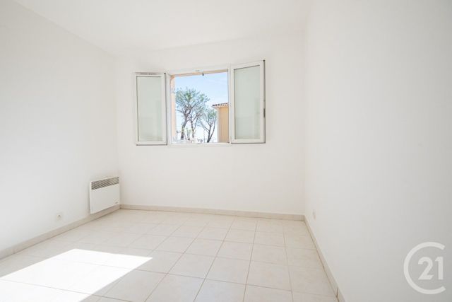 Appartement T3 &agrave; vendre - 3 pi&egrave;ces - 68,69 m2 - Antibes - 06 - PROVENCE-ALPES-COTE-D-AZUR