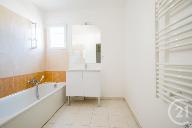 Appartement T3 &agrave; vendre - 3 pi&egrave;ces - 68,69 m2 - Antibes - 06 - PROVENCE-ALPES-COTE-D-AZUR