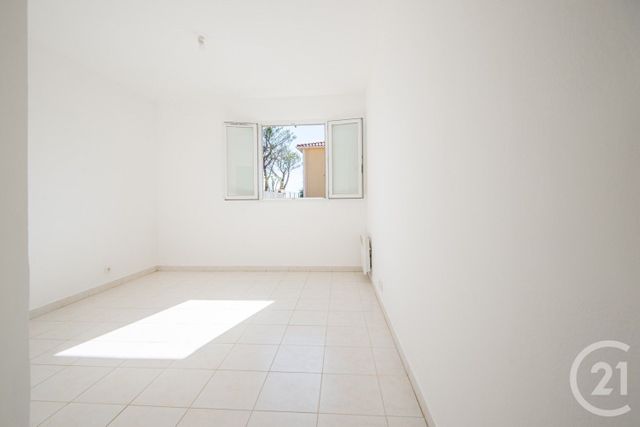 Appartement T3 &agrave; vendre - 3 pi&egrave;ces - 68,69 m2 - Antibes - 06 - PROVENCE-ALPES-COTE-D-AZUR