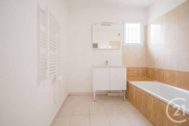 Appartement T3 &agrave; vendre - 3 pi&egrave;ces - 69,57 m2 - Antibes - 06 - PROVENCE-ALPES-COTE-D-AZUR