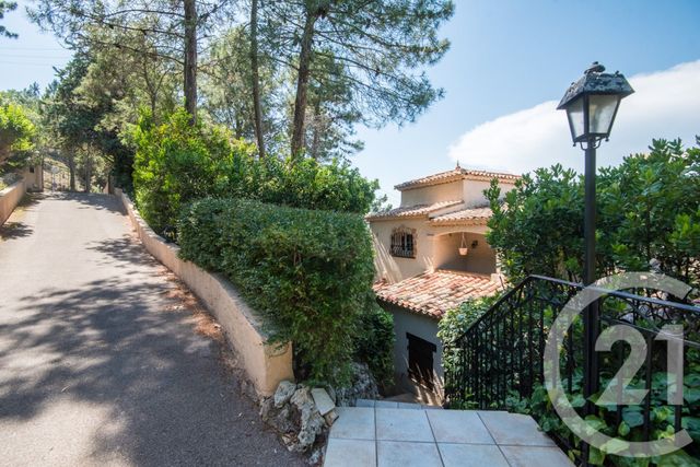 Maison &agrave; vendre - 6 pi&egrave;ces - 220 m2 - Theoule Sur Mer - 06 - PROVENCE-ALPES-COTE-D-AZUR