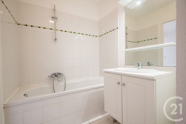 Appartement T4 &agrave; vendre - 4 pi&egrave;ces - 78,10 m2 - Antibes - 06 - PROVENCE-ALPES-COTE-D-AZUR