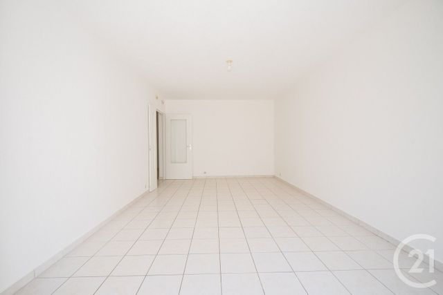 Appartement T4 &agrave; vendre - 4 pi&egrave;ces - 78,10 m2 - Antibes - 06 - PROVENCE-ALPES-COTE-D-AZUR