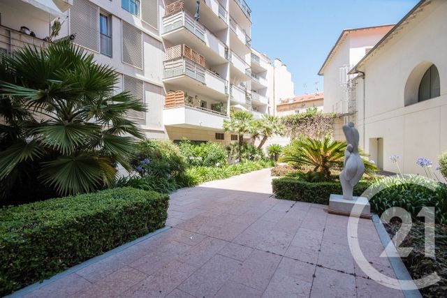 Appartement T4 &agrave; vendre - 4 pi&egrave;ces - 78,10 m2 - Antibes - 06 - PROVENCE-ALPES-COTE-D-AZUR