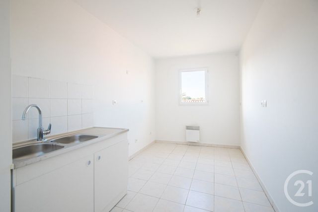 Appartement T3 &agrave; vendre - 3 pi&egrave;ces - 66,41 m2 - Antibes - 06 - PROVENCE-ALPES-COTE-D-AZUR
