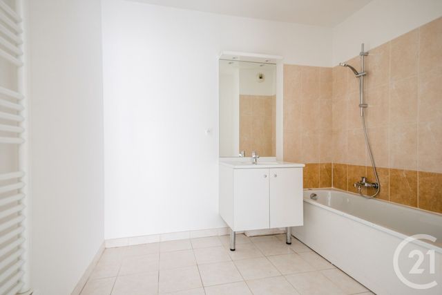 Appartement T3 &agrave; vendre - 3 pi&egrave;ces - 66,41 m2 - Antibes - 06 - PROVENCE-ALPES-COTE-D-AZUR