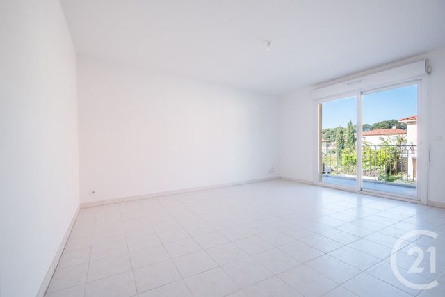 Appartement T3 &agrave; vendre - 3 pi&egrave;ces - 66,41 m2 - Antibes - 06 - PROVENCE-ALPES-COTE-D-AZUR