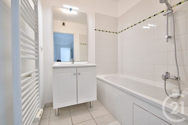 Appartement T3 &agrave; vendre - 3 pi&egrave;ces - 74,19 m2 - Antibes - 06 - PROVENCE-ALPES-COTE-D-AZUR