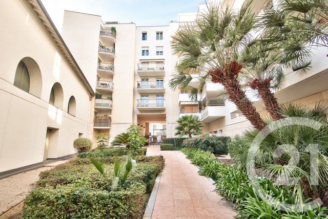 Appartement T3 &agrave; vendre - 3 pi&egrave;ces - 74,19 m2 - Antibes - 06 - PROVENCE-ALPES-COTE-D-AZUR